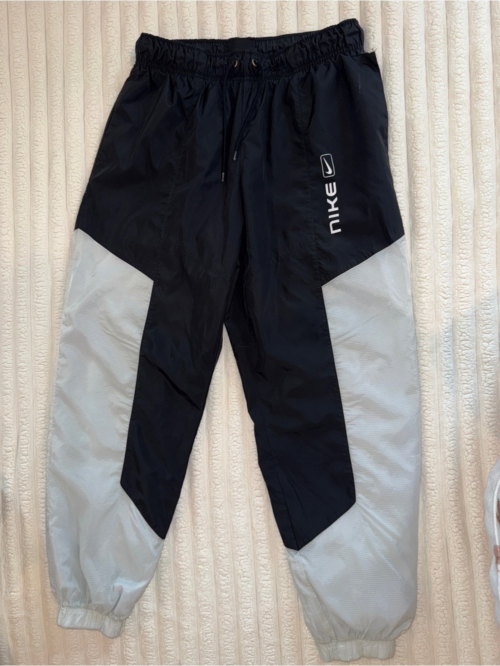 Nike Sportswear Women’s Colorblock Track Pants Black/White M